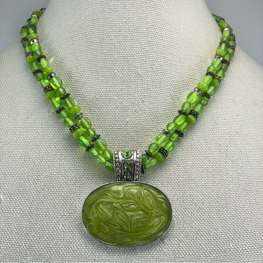 Beautiful Unsigned Green Glass Beaded Green Enamel Pendant Necklace Statement